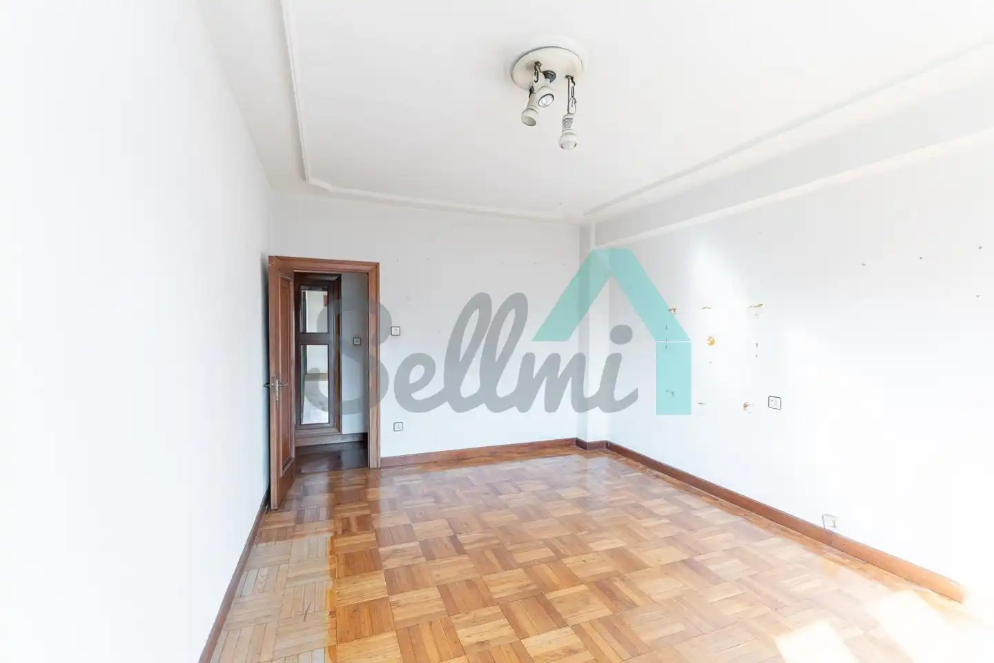 Living room of Flat for sale in Gijón   with Heating, Parquet flooring and Terrace