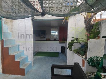 Casa con balcón en venta en Calle Bajada St Barbara