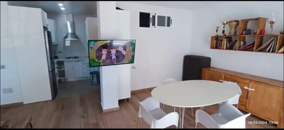 Sala d'estar de Apartament de lloguer en  Almería Capital amb Aire condicionat, Calefacció i Moblat