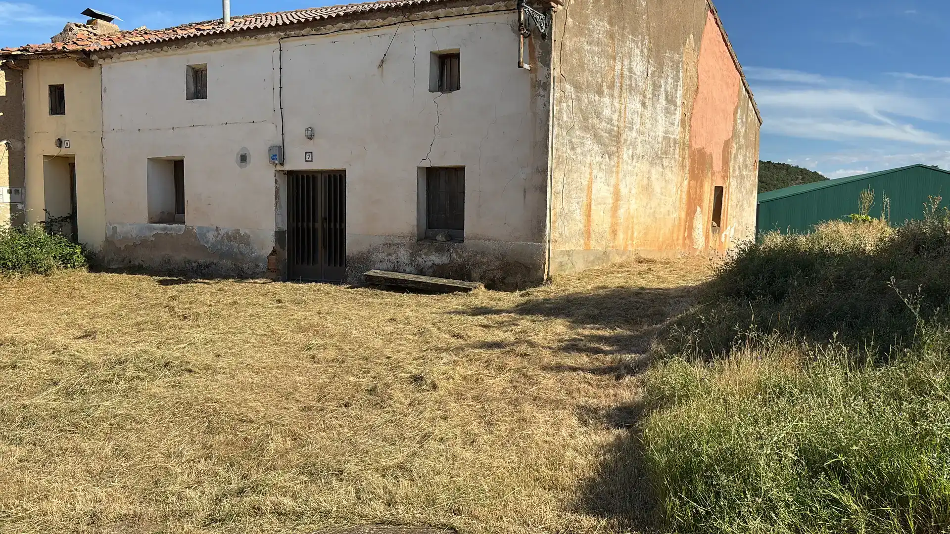 Casa adosada en venda en Velamazán amb Jardí privat, Traster i Moblat