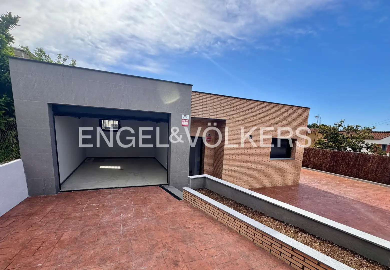 Vista exterior de Casa o chalet de alquiler en Rubí con Aire acondicionado, Calefacción y Parquet