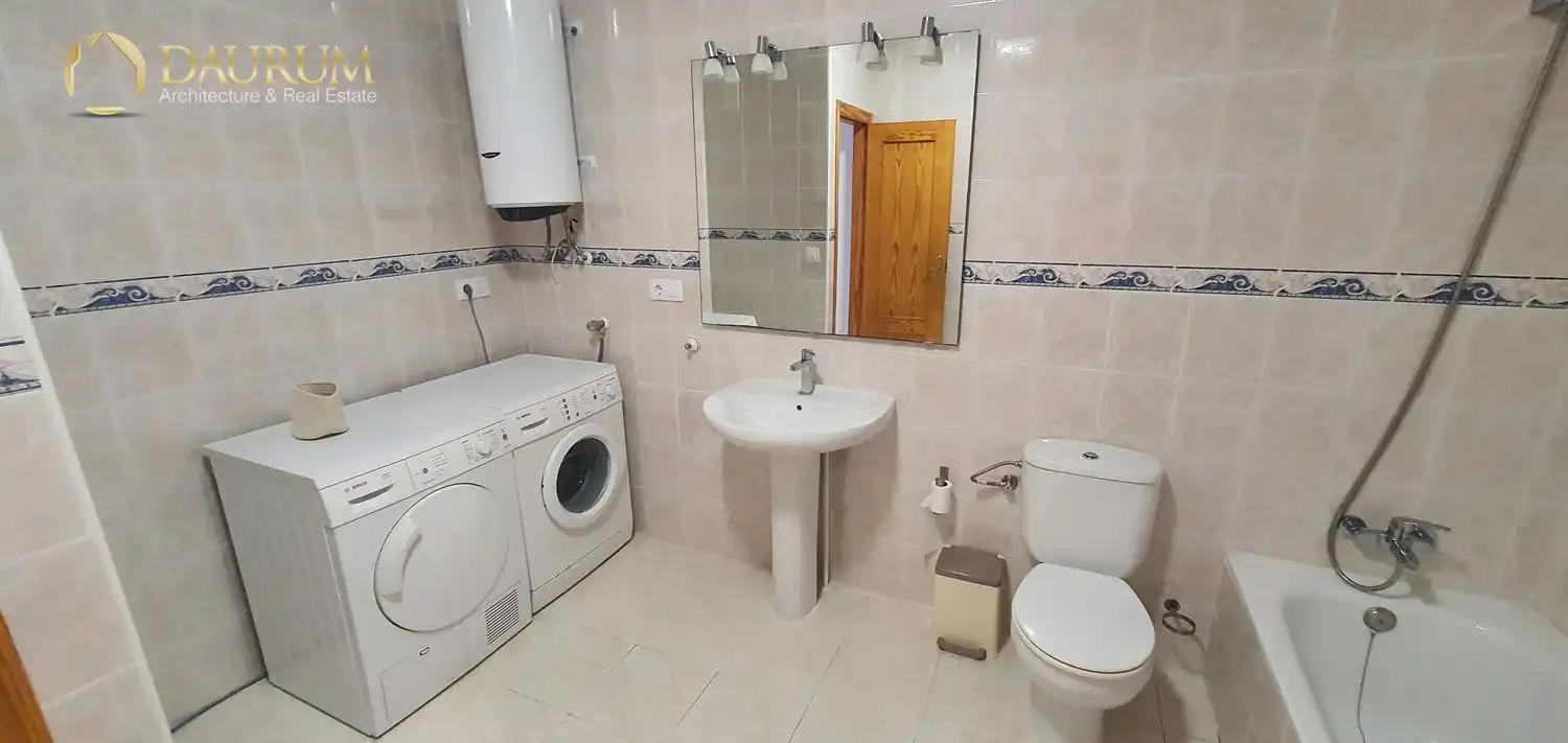 Terraced house with terrace for sale in PP.ASEGADOR Y CALISTR, imagen 11