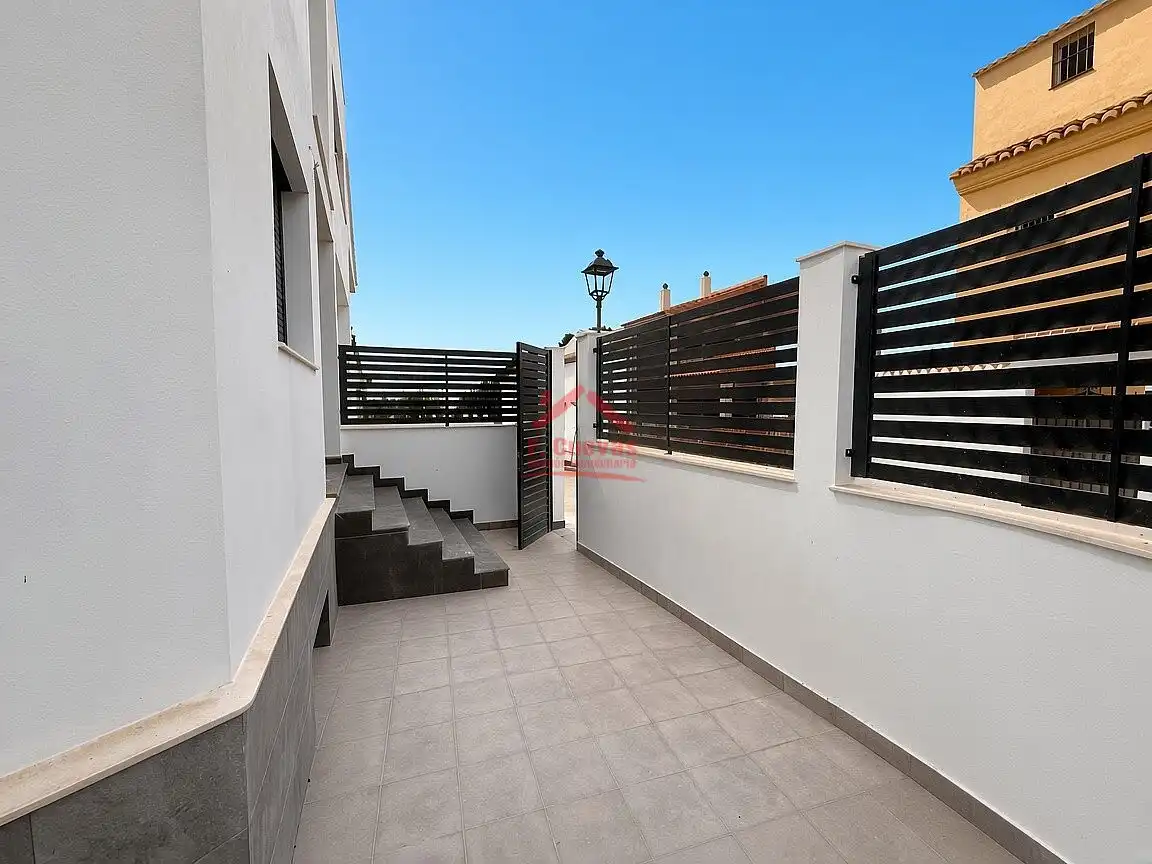 Terrassa de Casa adosada en venda en Vélez-Málaga amb Terrassa i Forn