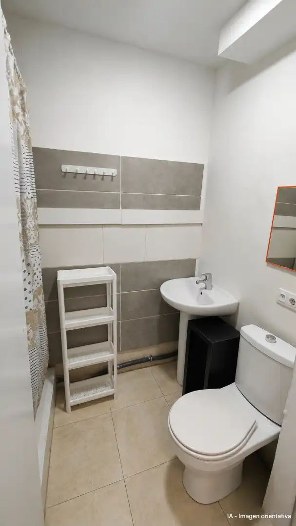 Badezimmer von Geschaftsraum zum Verkauf in Barcelona mit Klimaanlage und Möbliert