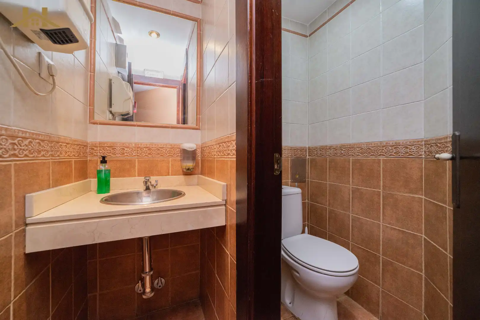 Bathroom of Commercial properties for sale in Móstoles  with Air Conditioner, Heating and Terrace