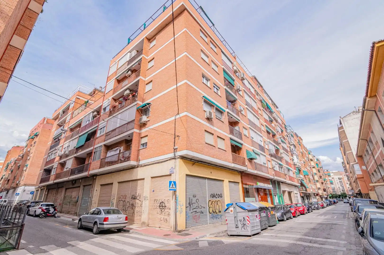 Vista exterior de Piso en venta en Granada con Aire acondicionado, Calefacción y Balcón