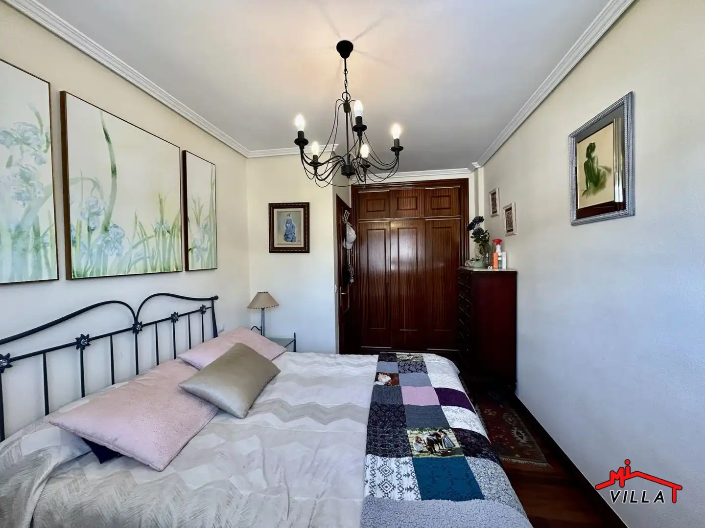Habitación de Casa o chalet en venta en Laredo con Calefacción y Amueblado