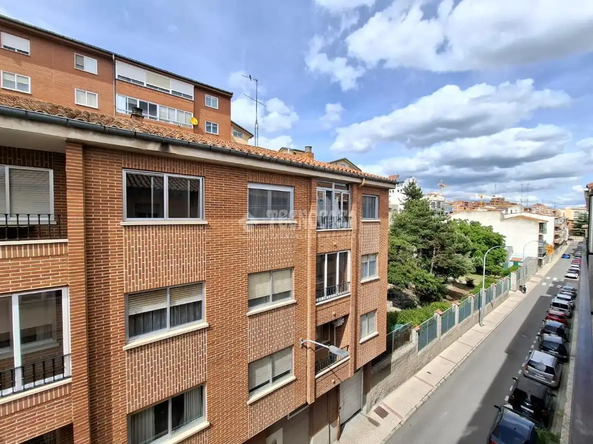 Vista exterior de Piso en venta en Ávila