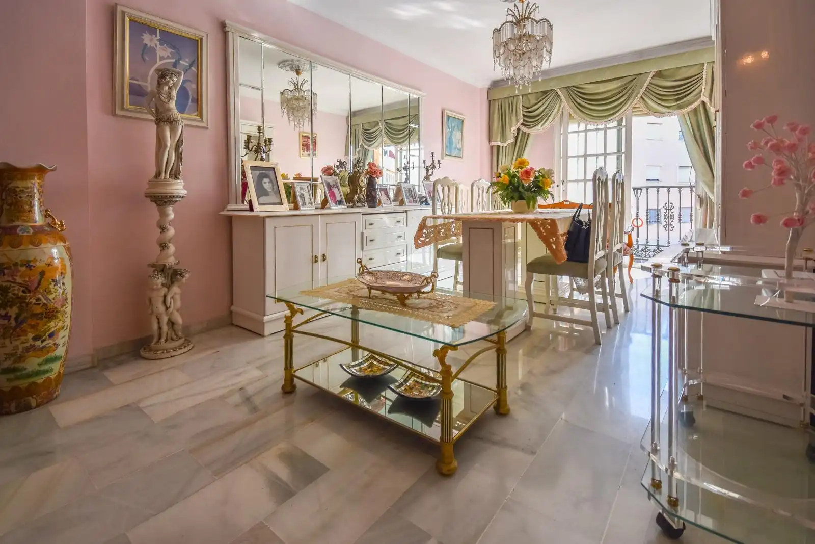 Comedor de Edificio en venta en Mijas