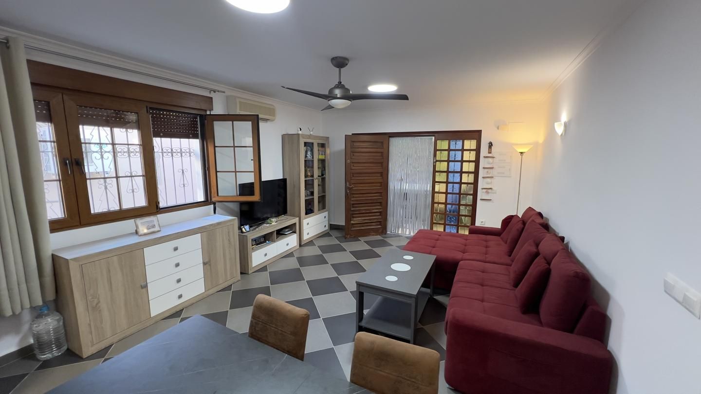 Sala d'estar de Casa o xalet en venda en Oropesa del Mar / Orpesa amb Aire condicionat, Jardí privat i Terrassa