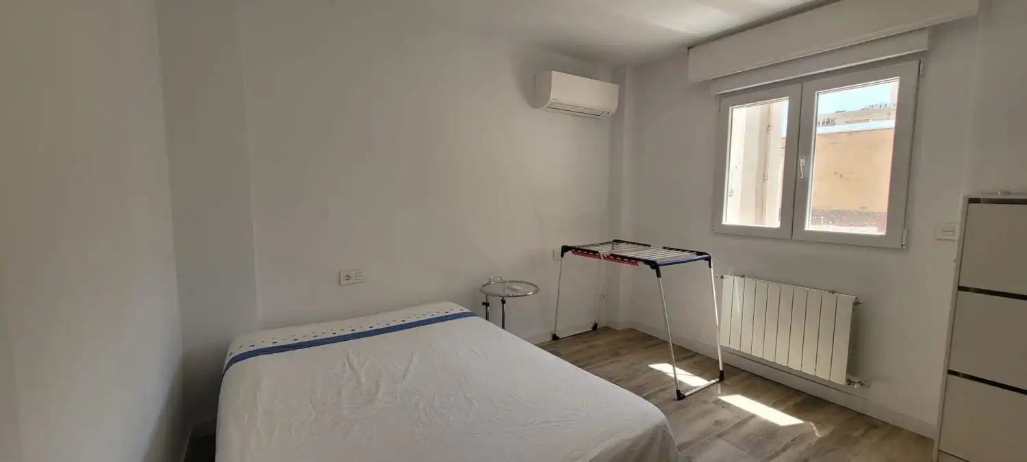 Habitación de Piso de alquiler en Albacete con Aire acondicionado, Calefacción y Balcón