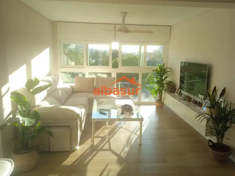Sala d'estar de Pis de lloguer en Córdoba amb Moblat, Rentadora i Microones