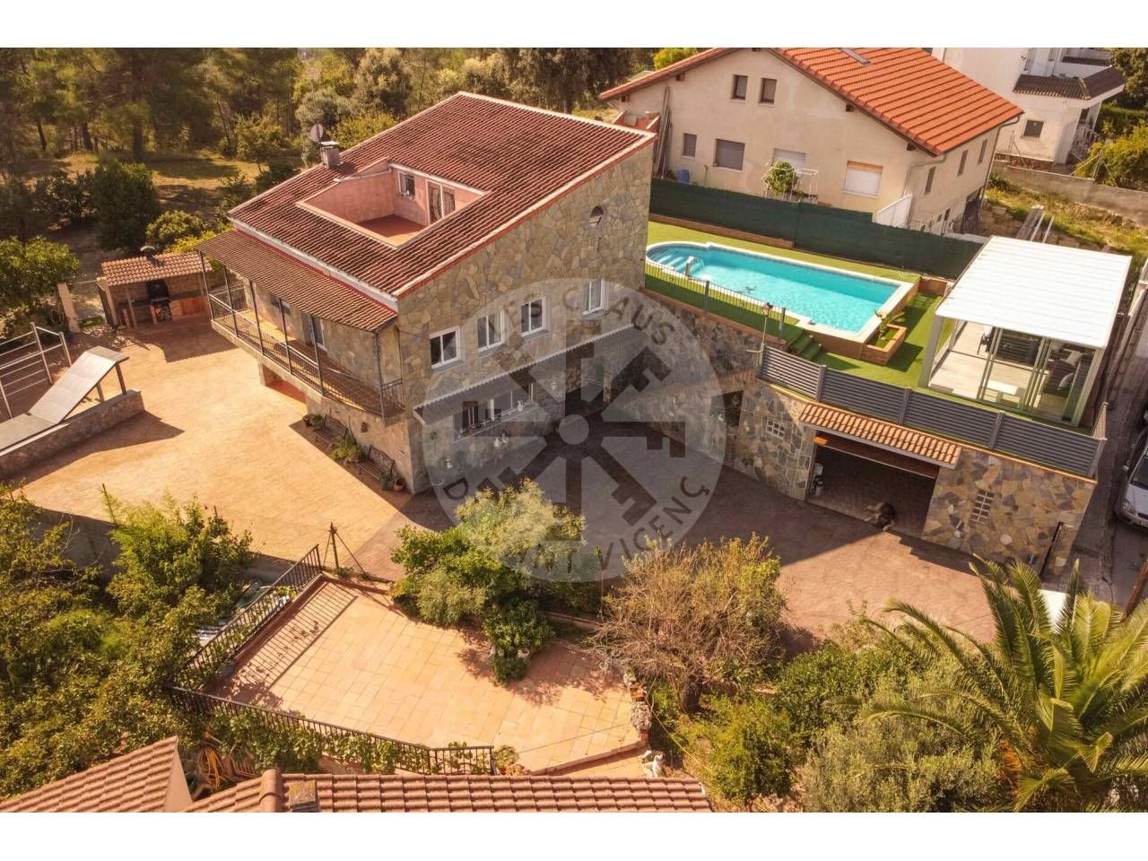 Exterior view of House or chalet for sale in Castellgalí  with Air Conditioner, Heating and Private garden