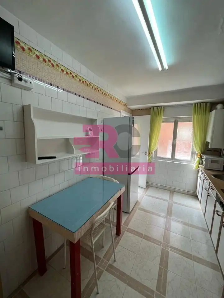 Kitchen of Flat for rent in Salamanca  with Heating, Storage room and Furnished