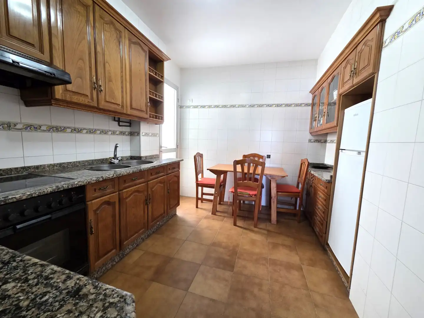 Kitchen of Flat for sale in Sanxenxo  with Parquet flooring, Terrace and Oven