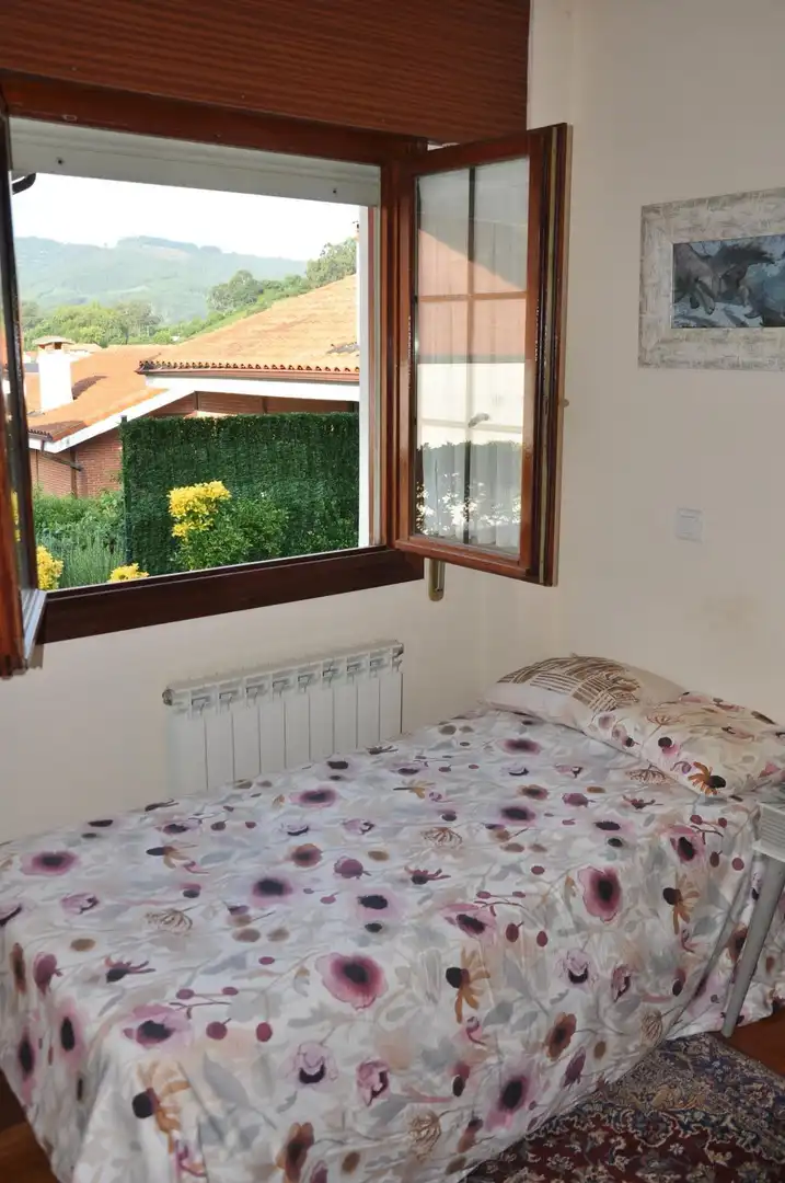 Habitación de Casa o chalet en venta en Castro-Urdiales con Calefacción, Jardín privado y Terraza
