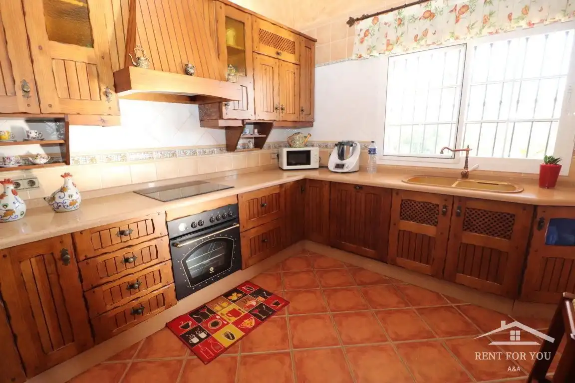 Cuina de Casa o xalet de lloguer en Alhaurín El Grande amb Aire condicionat, Jardí privat i Terrassa