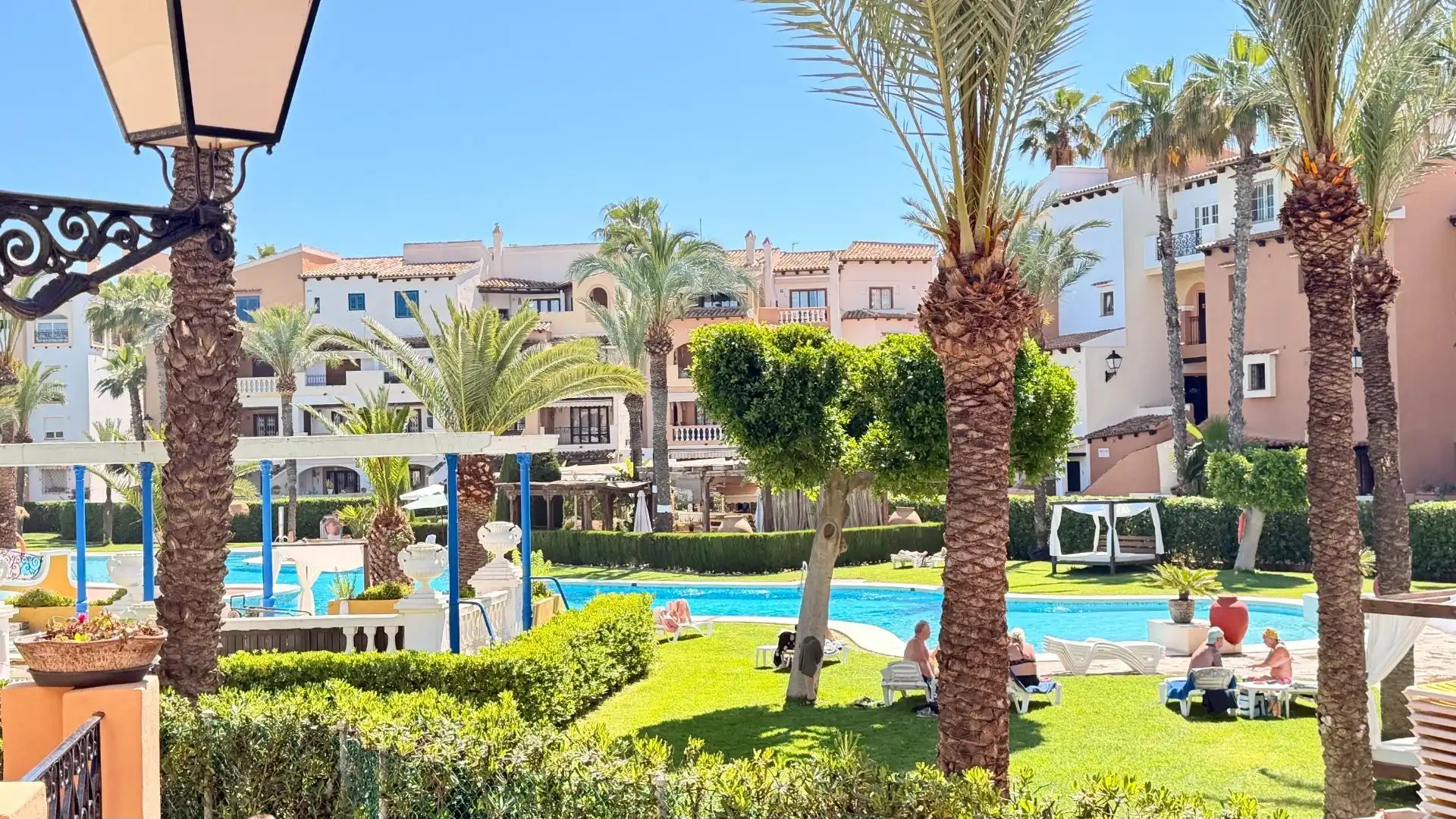 Vista exterior de Apartamento en venta en Torrevieja con Aire acondicionado, Terraza y Amueblado
