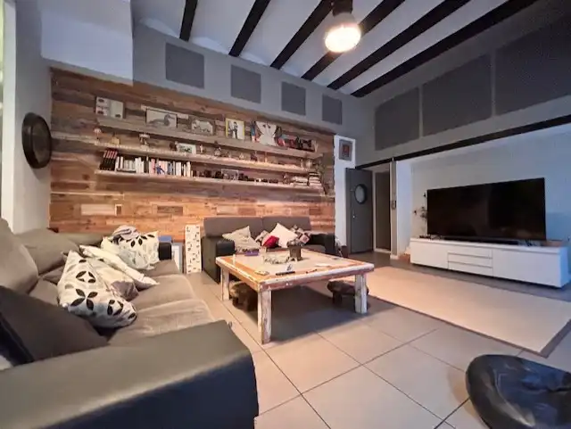 Wohnzimmer von Wohnung zum Verkauf in Barcelona mit Klimaanlage, Privatgarten und Möbliert