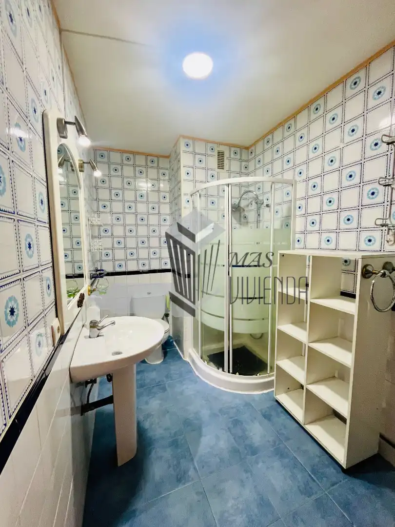 Baño de Piso en venta en Algeciras con Amueblado