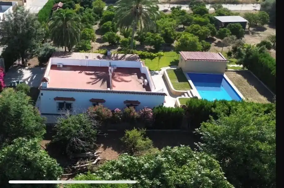 Piscina de Casa o xalet en venda en La Rinconada amb Jardí privat, Terrassa i Traster