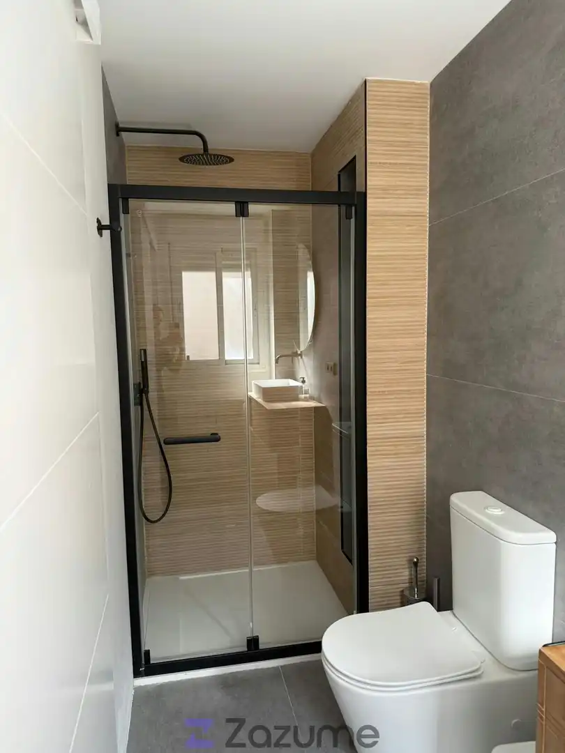 Bathroom of Attic for rent in Madrid  with Heating, Parquet flooring and Terrace