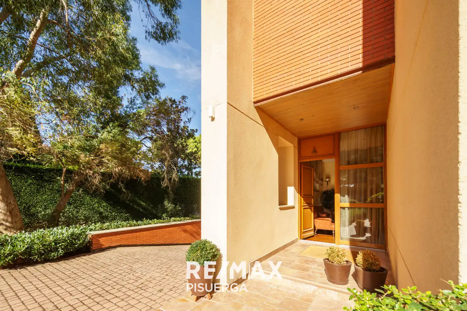 Vista exterior de Casa o xalet en venda en Boecillo amb Jardí privat, Traster i Piscina