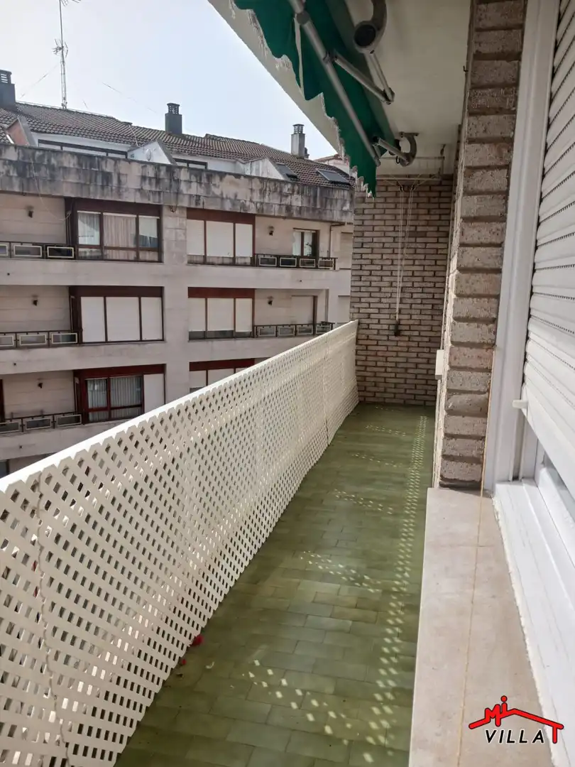 Terrassa de Pis de lloguer en Santoña amb Calefacció, Moblat i Balcó