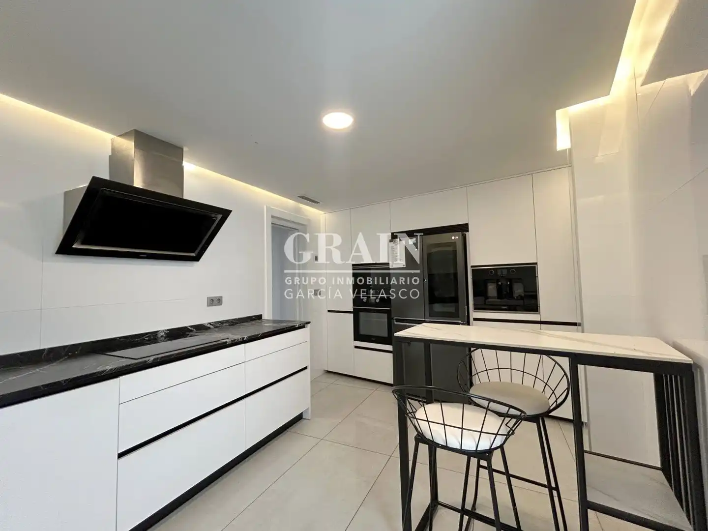 Kitchen of Flat for sale in Albacete  with Air Conditioner, Heating and Balcony