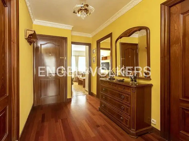 Piso en venta en Gijón  con Calefacción, Parquet y Amueblado