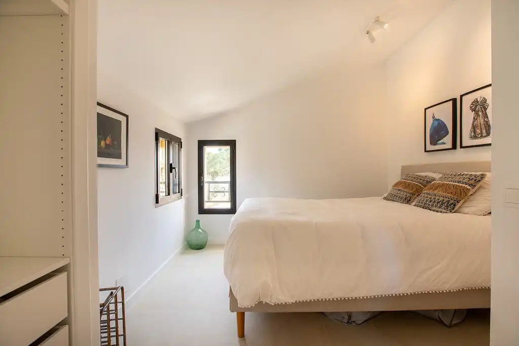 Schlafzimmer von Einfamilien-Reihenhaus zum Verkauf in Pollença mit Klimaanlage, Heizung und Terrasse