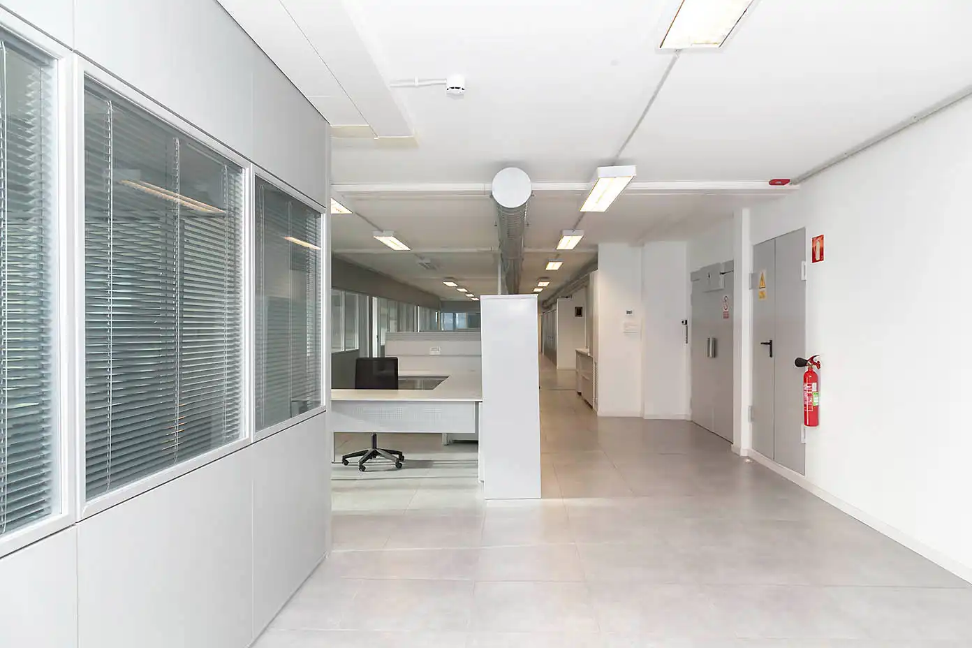 Nave industrial en venta en Molins de Rei con Alarma