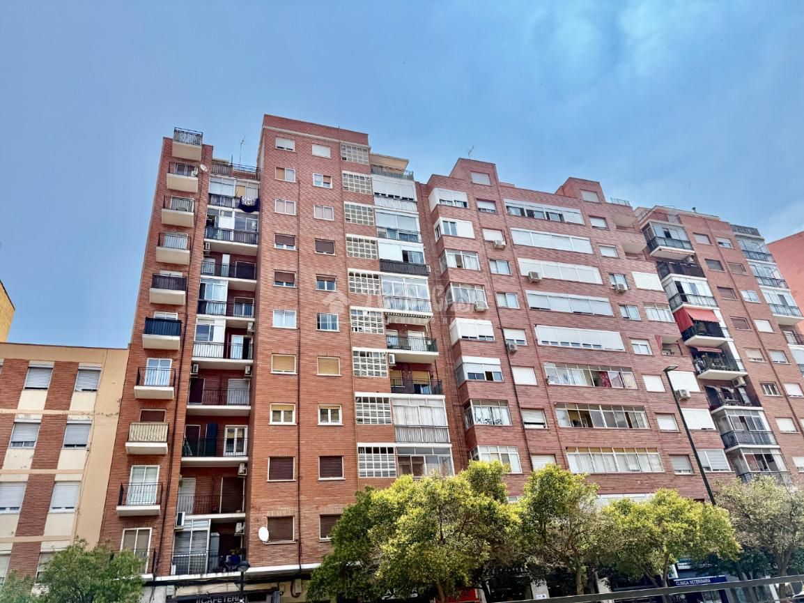 Vista exterior de Piso en venta en  Zaragoza Capital