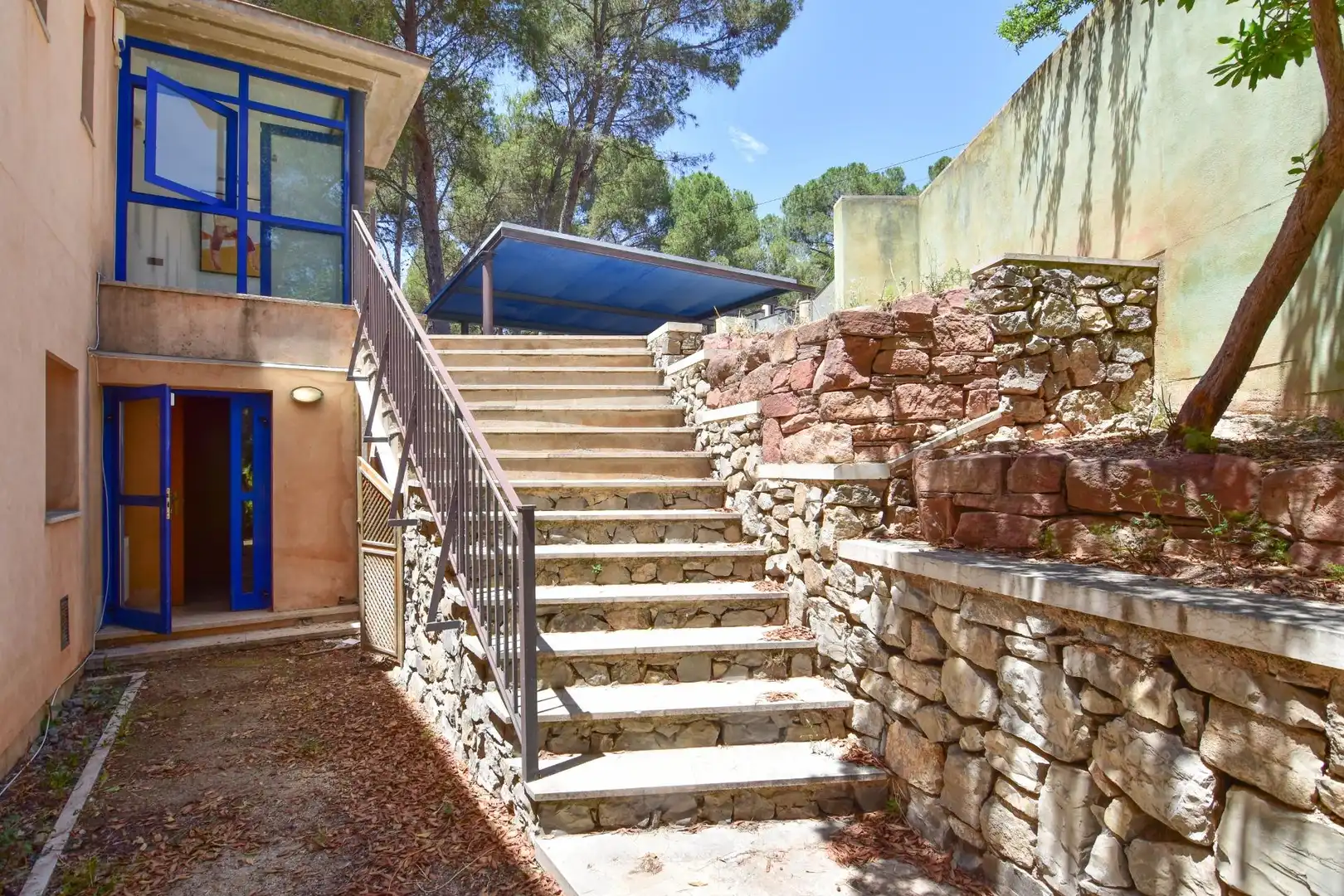 Außenansicht von Haus oder Chalet zum Verkauf in Gilet mit Heizung, Privatgarten und Terrasse