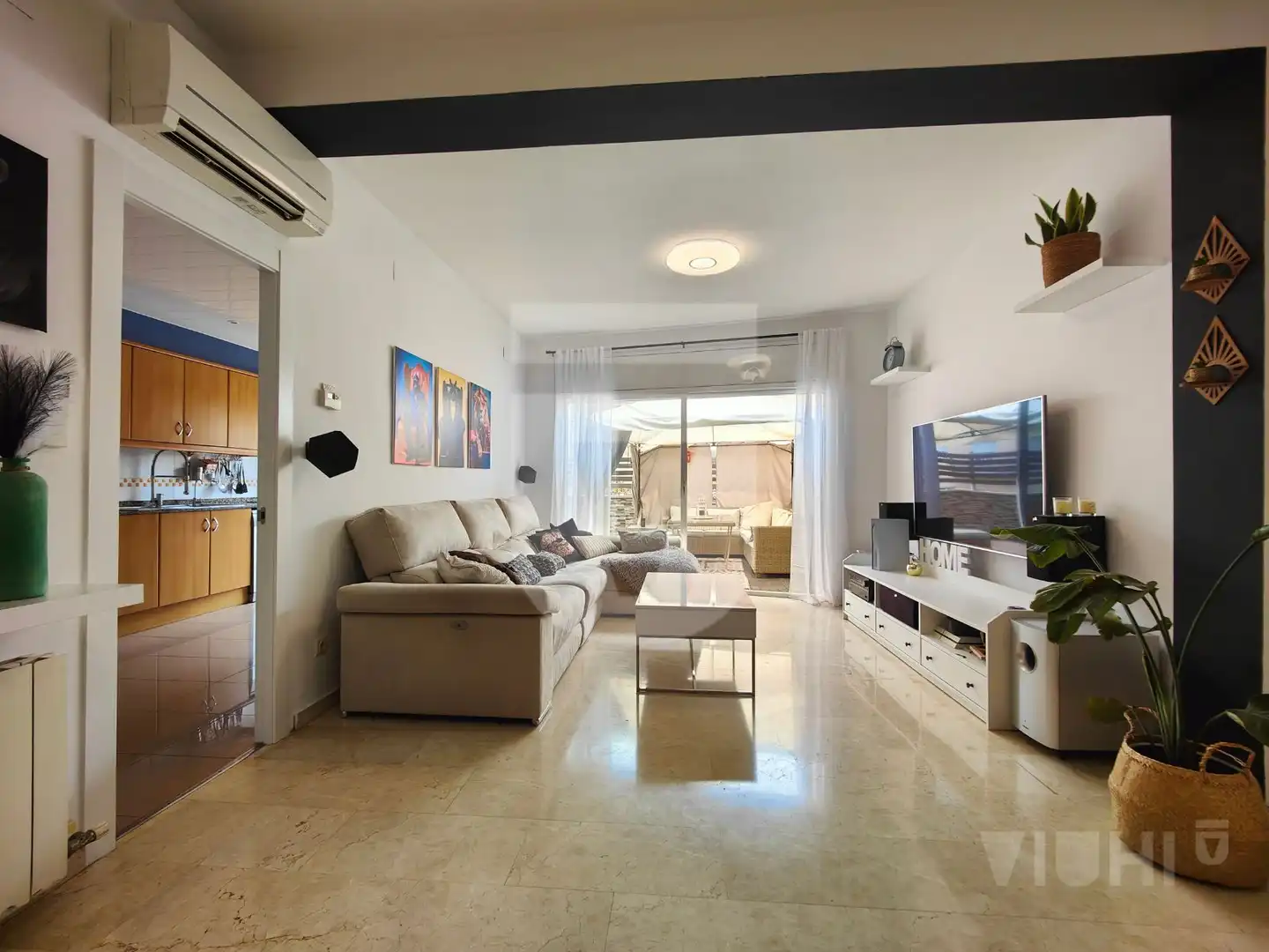 Sala d'estar de Dúplex en venda en Montgat amb Aire condicionat, Calefacció i Jardí privat