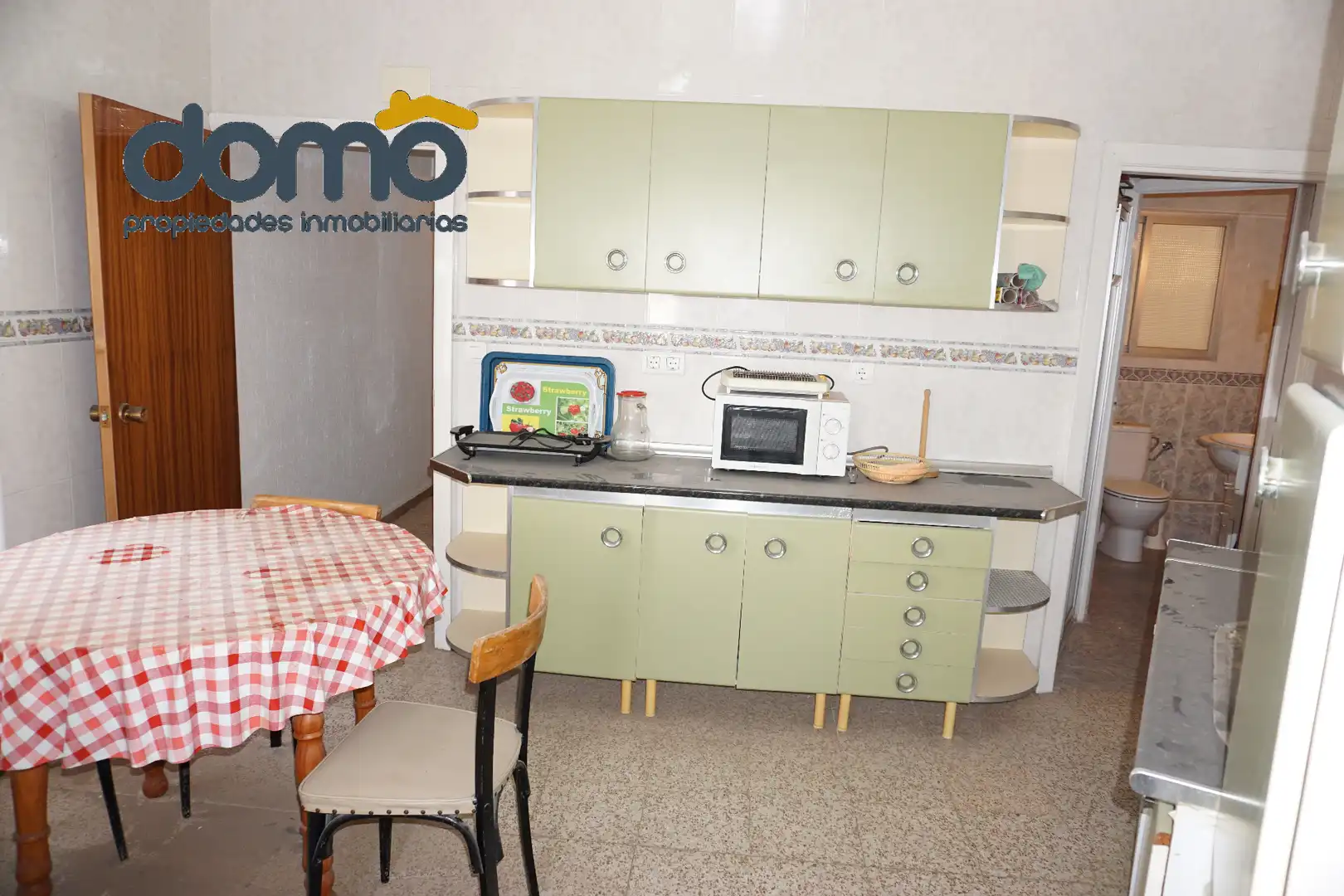 Cocina de Piso en venta en Almería con Amueblado y Balcón