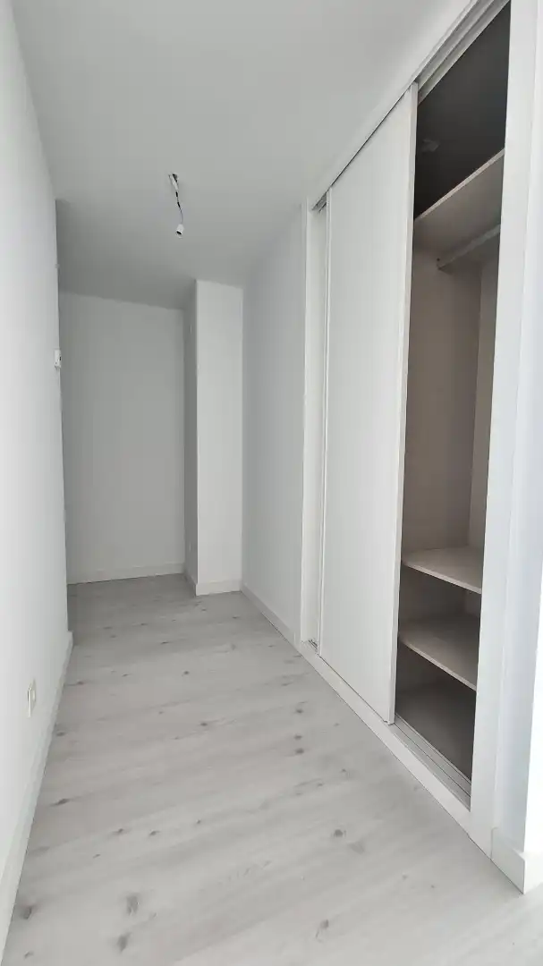 Habitación de Piso en venta en Ribeira con Calefacción, Parquet y Trastero