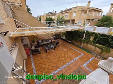 Casa aparellada en venda a Campo Alto - Club de Campo