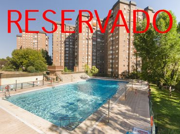 Flat with pool for sale in Calle de Santiago de Compostela