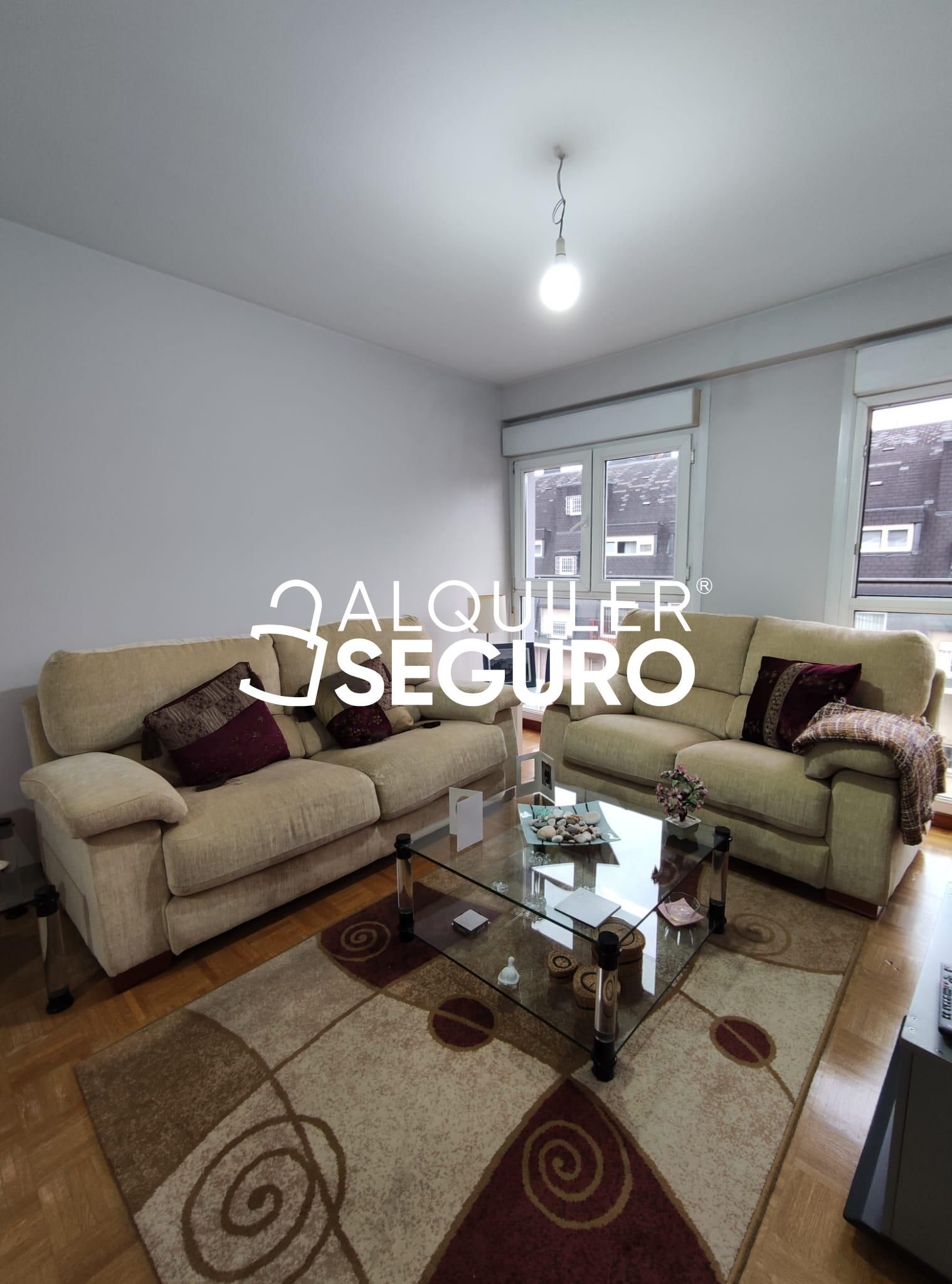 Sala de estar de Piso de alquiler en Bilbao  con Calefacción y Amueblado