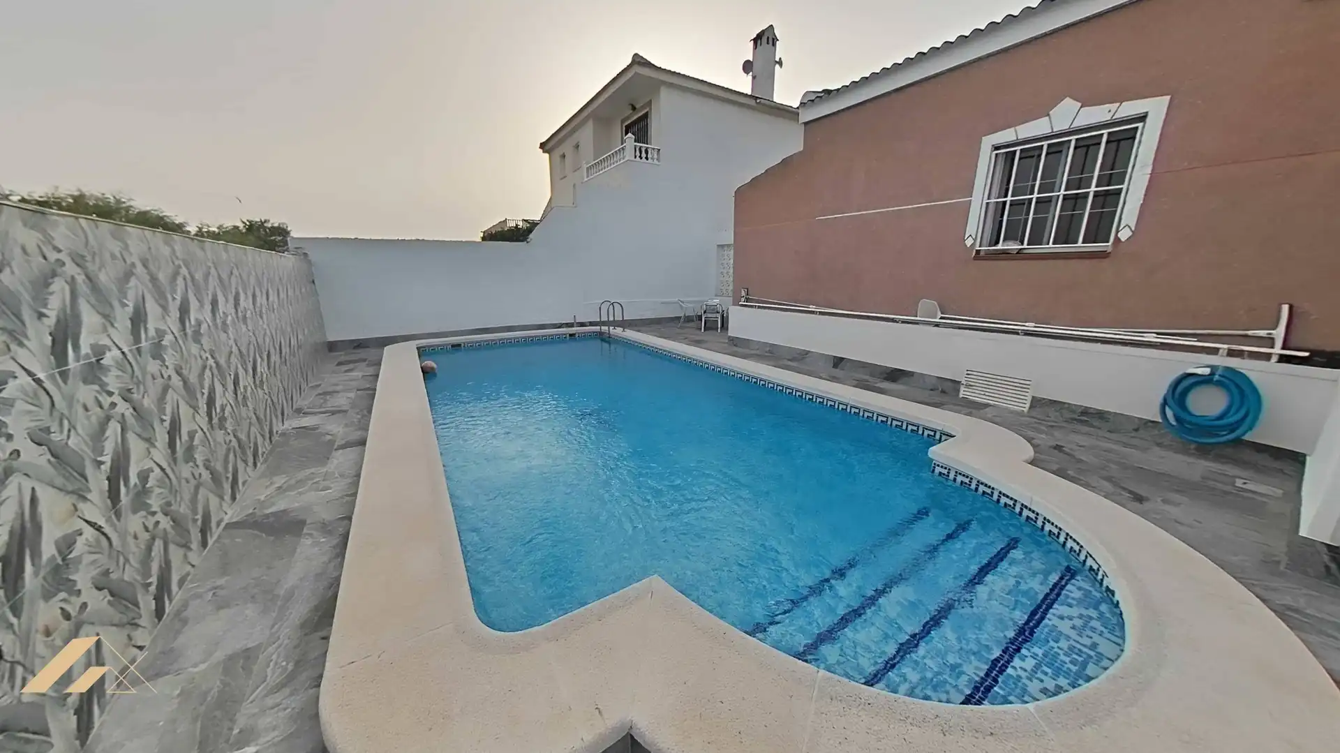 Piscina de Casa o chalet en venta en Torrevieja con Aire acondicionado, Terraza y Trastero