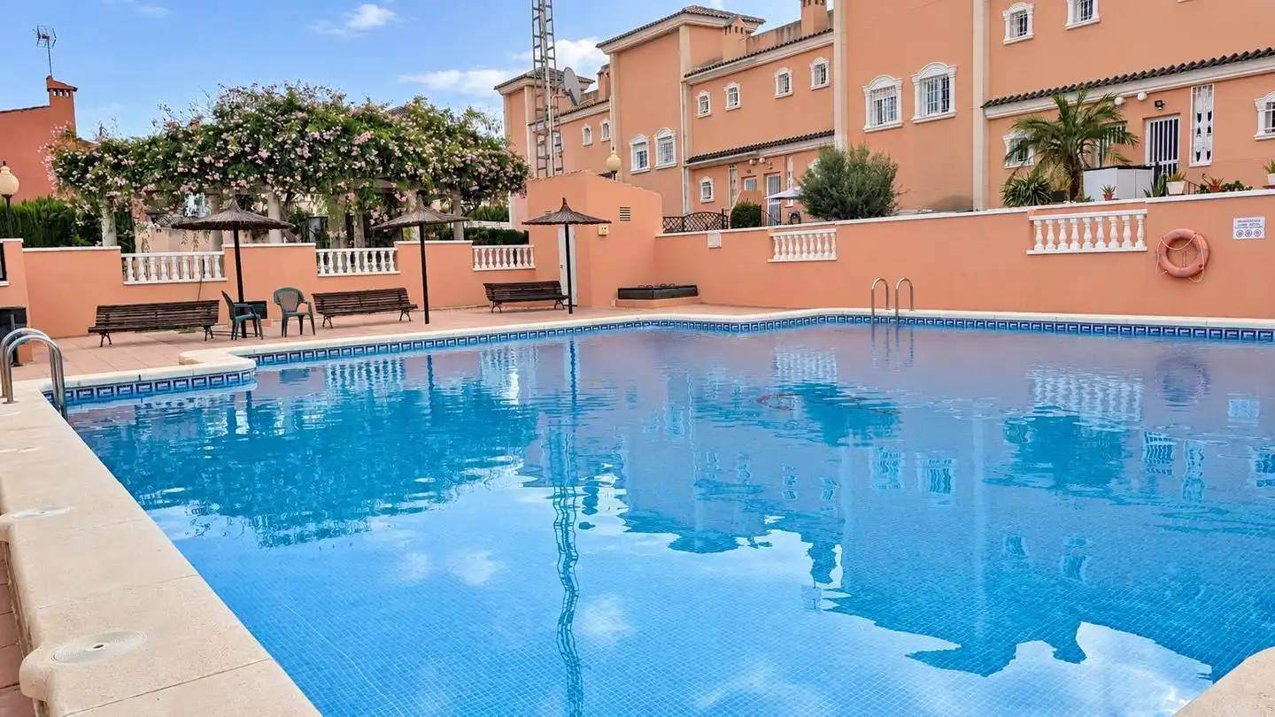Casa bifamiliare con piscina in vendita a Avenida de Finlandia, imagen 34