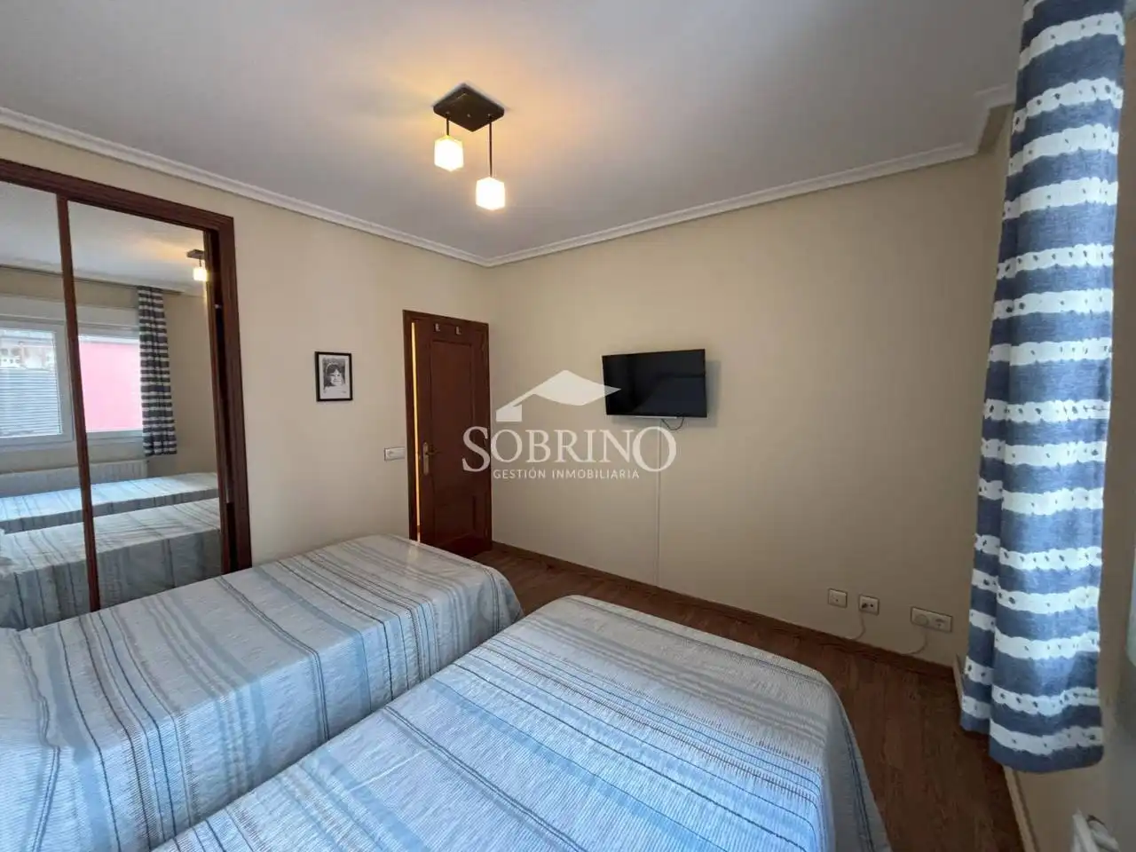 Schlafzimmer von Wohnungen zum Verkauf in Llanes mit Heizung