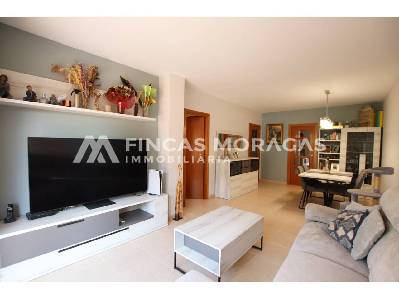 Living room of Flat for sale in Sant Cugat del Vallès  with Air Conditioner, Heating and Storage room