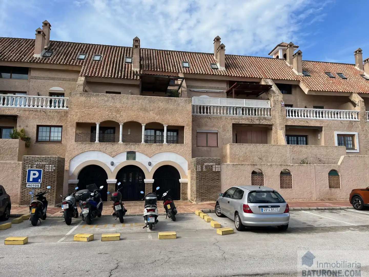 Dúplex en venta en León Herrero - Bahía sur