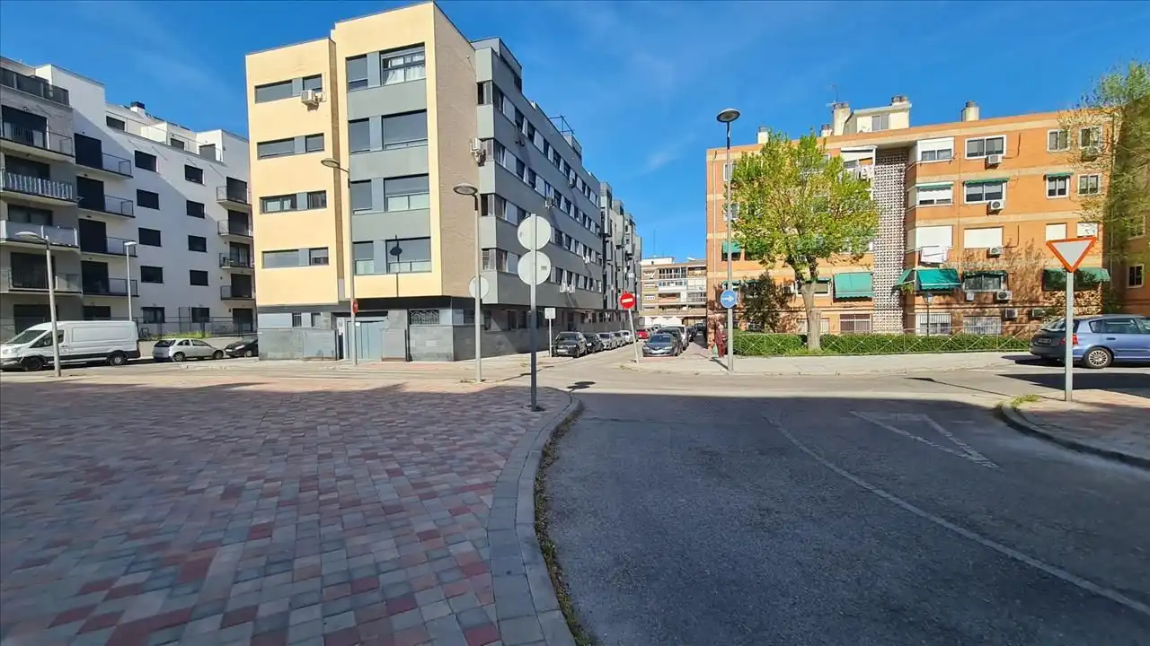 Exterior view of Garage for sale in Valdemoro