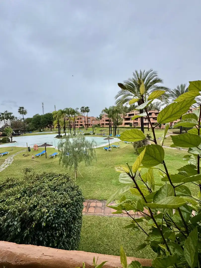 Vista exterior de Àtic en venda en Estepona amb Aire condicionat, Traster i Moblat
