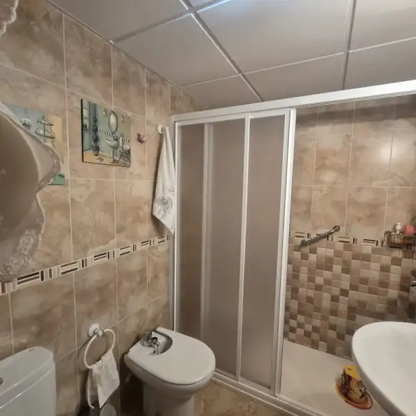 Bany de Pis en venda en Motril amb Aire condicionat, Terrassa i Piscina