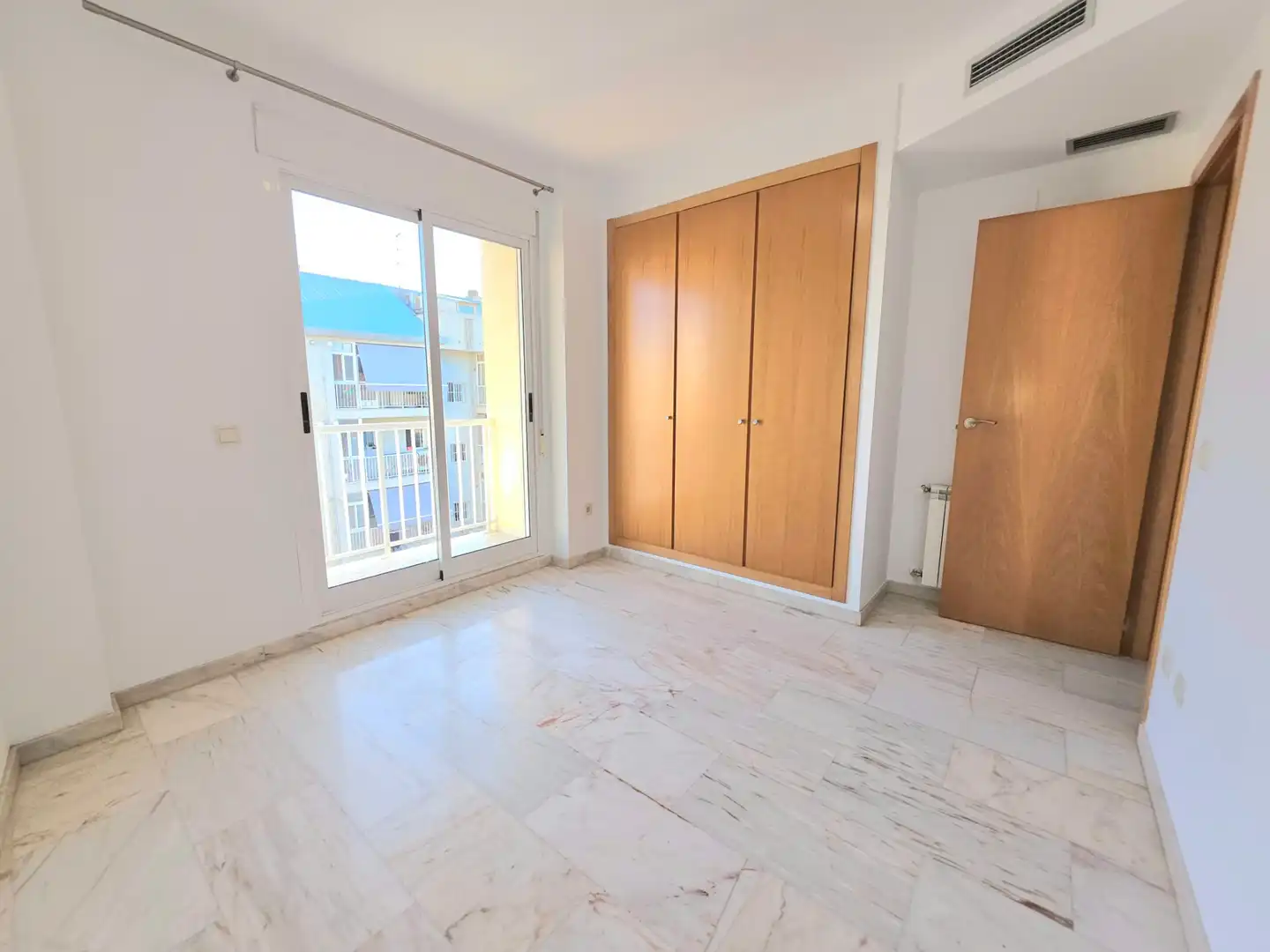 Dormitori de Àtic en venda en Llíria amb Aire condicionat, Calefacció i Terrassa