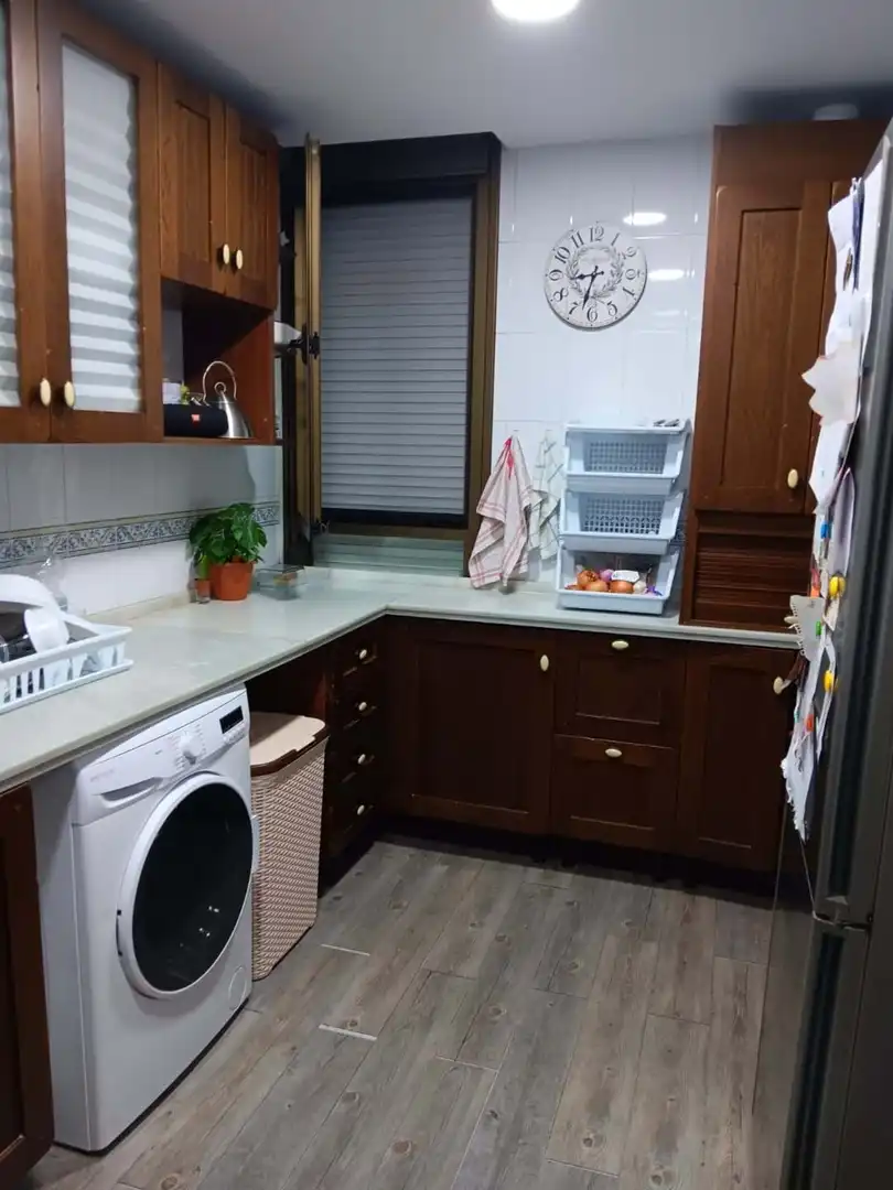 Cocina de Piso en venta en Sevilla con Piscina